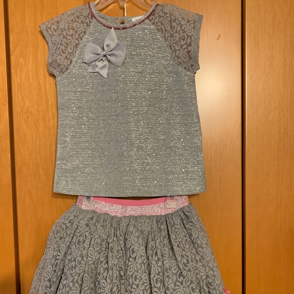 TucTuc Kids Little Girls 2pc Set Lace Tutu Set .
